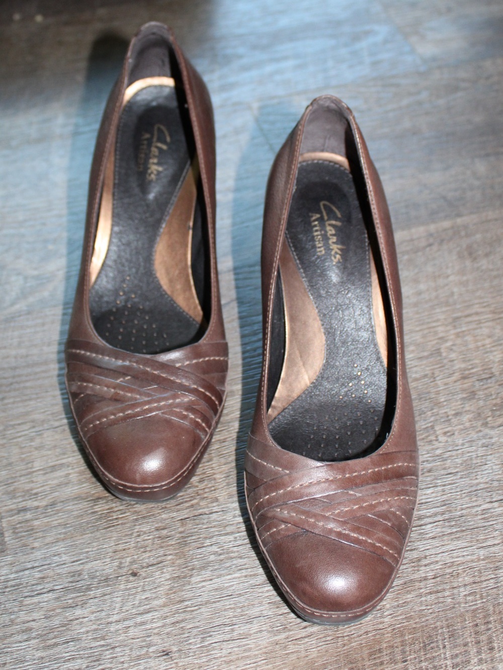 Clarks Artisan Women’s 7M Brown Leather Pumps Block Heel Comfort Career Shoes - Picture 2 of 4